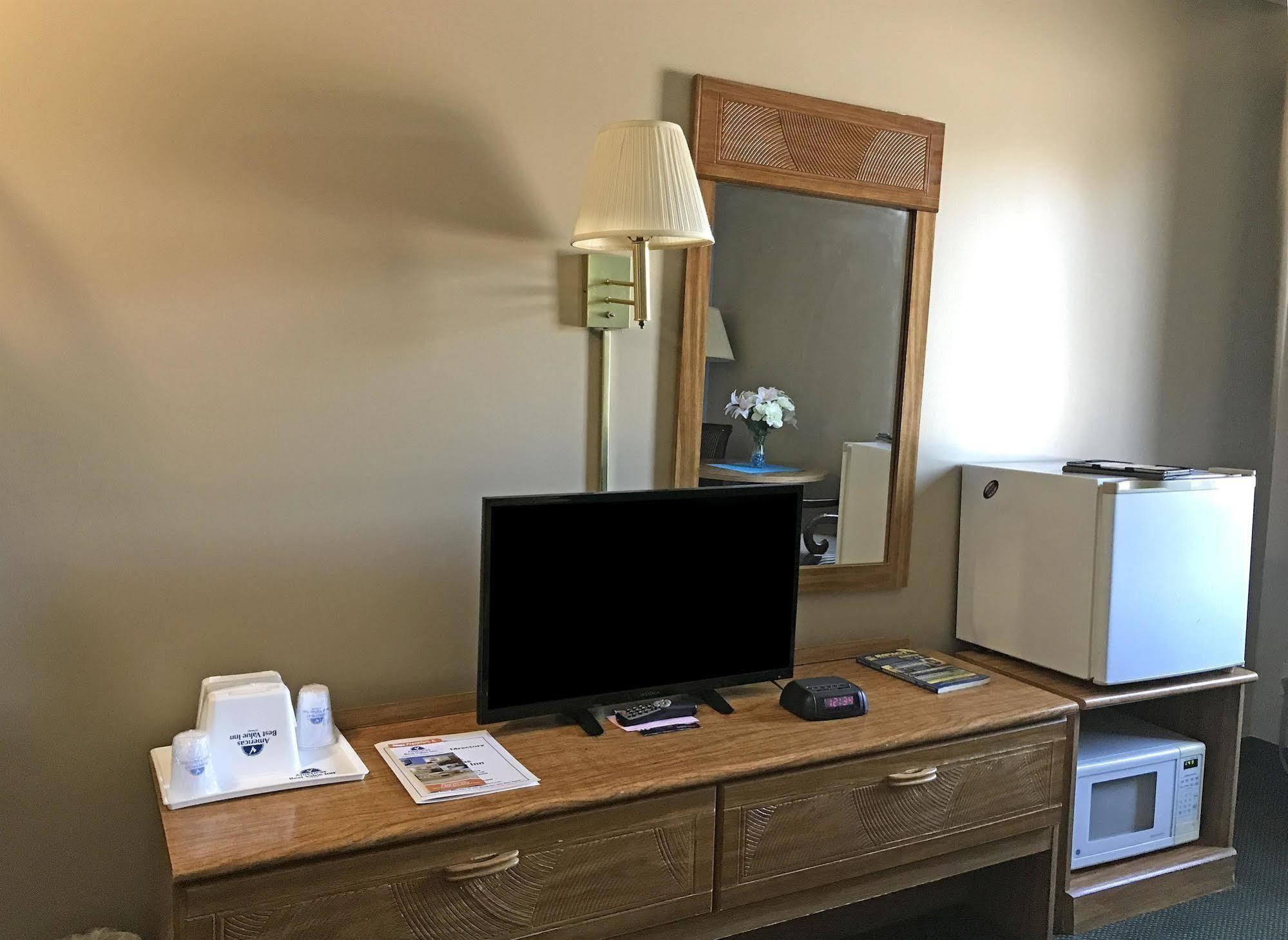 Americas Best Value Inn West Frankfort Buitenkant foto